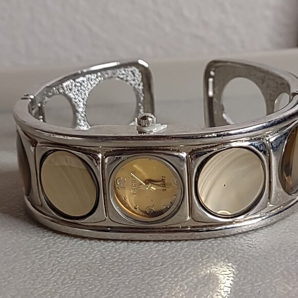Untested 6.5 Inch Cute Terner Cuff Watch - Picture 1 of 8